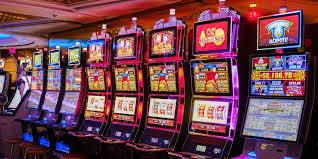 Antarmuka aplikasi mobile luxury777 dengan permainan kasino langsung dan sportsbook